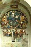 Pinturas románicas en el interior de una  iglesia románica